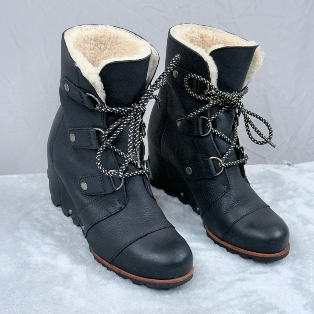 Sorel Joan of Arctic Wedge Boots Womens 8.5 Black Leather Faux Fur Lined Lace Up